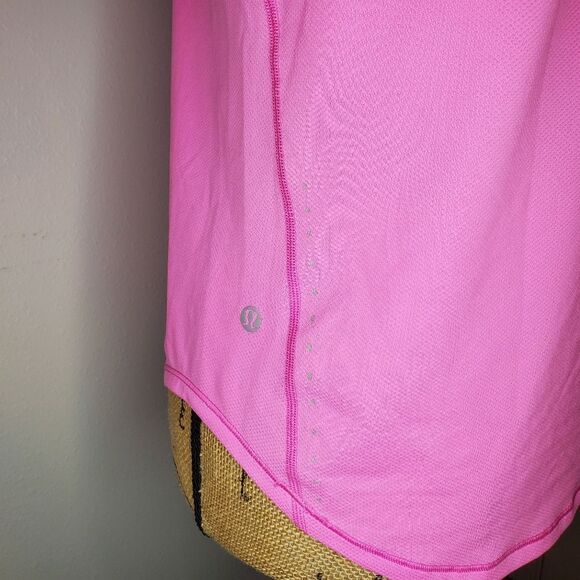 Lululemon High Neck Running and Training T-Shirt Size 4 - Picture 9 of 9